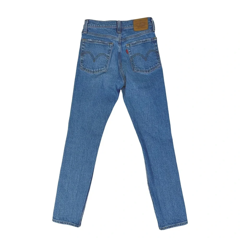 Levis Wedgie Fit Jeans Ripped Distressed Denim Blue Wash Womens Size 24‎
